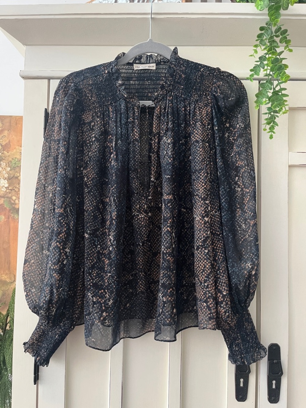 Ulla Johnson Anita Blouse Midnight Blue Python Print Smocking As New size 4